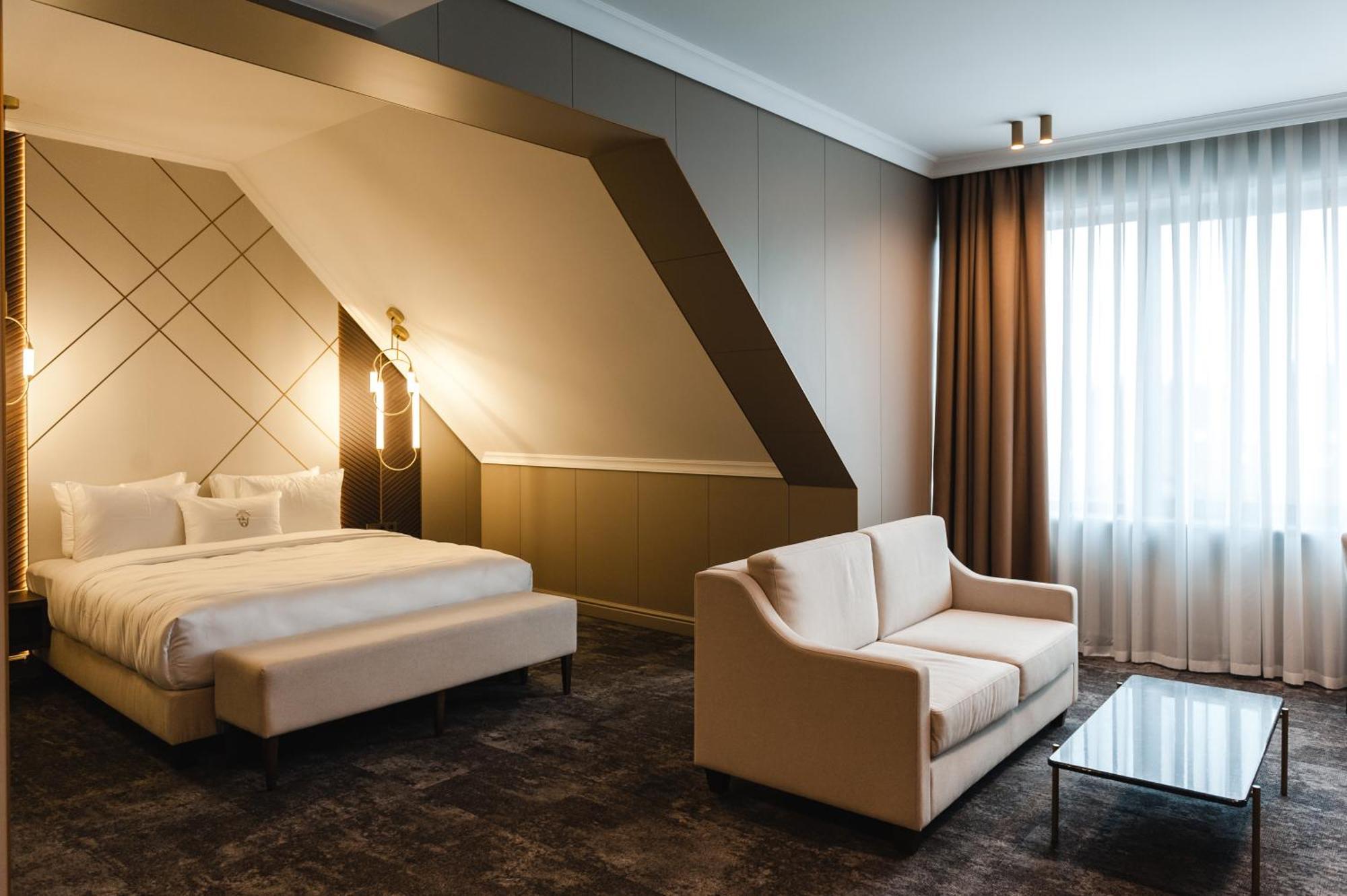 אוזהורוד Old Continent Hotel מראה חיצוני תמונה