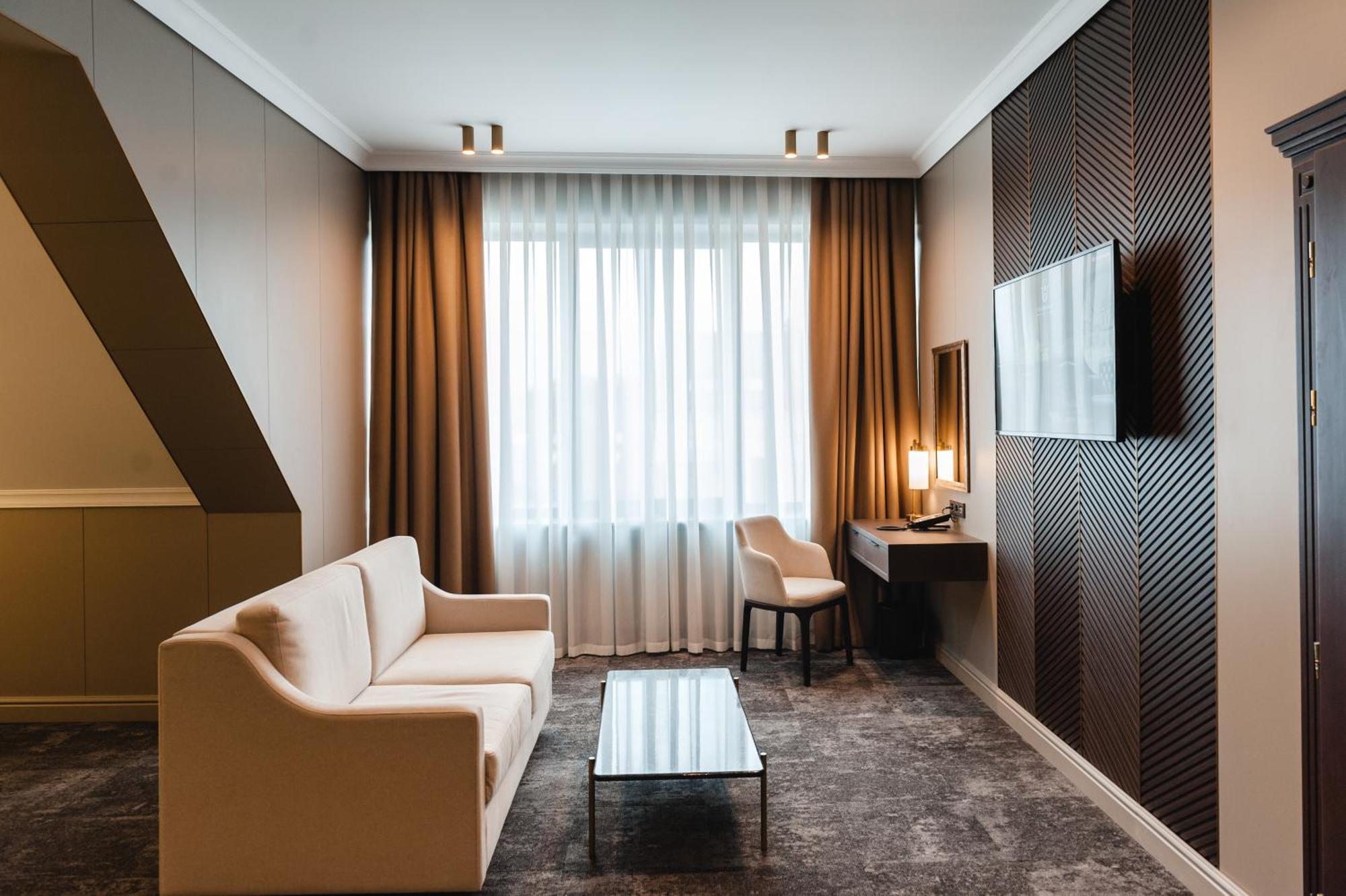 אוזהורוד Old Continent Hotel מראה חיצוני תמונה