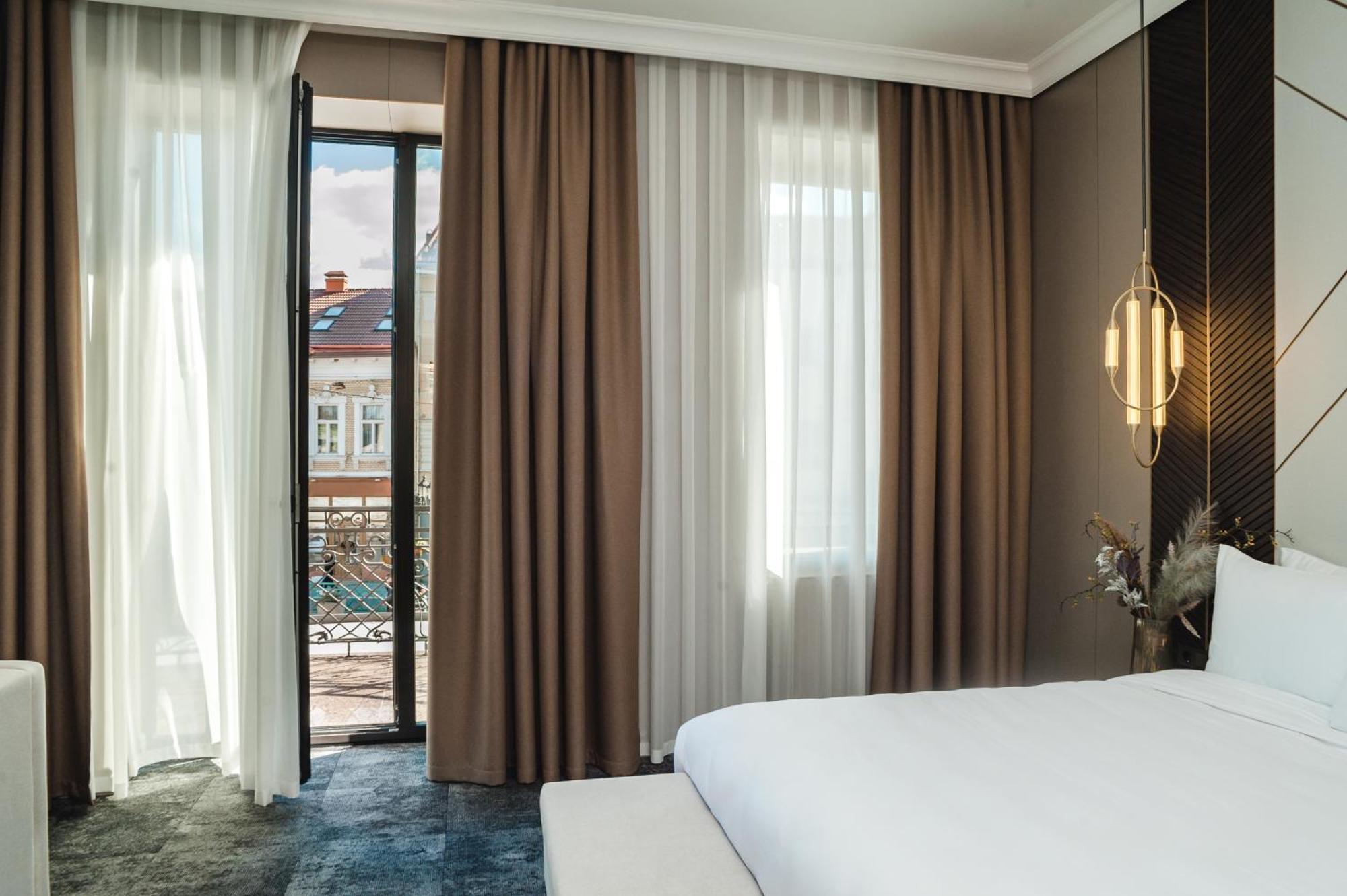 אוזהורוד Old Continent Hotel מראה חיצוני תמונה