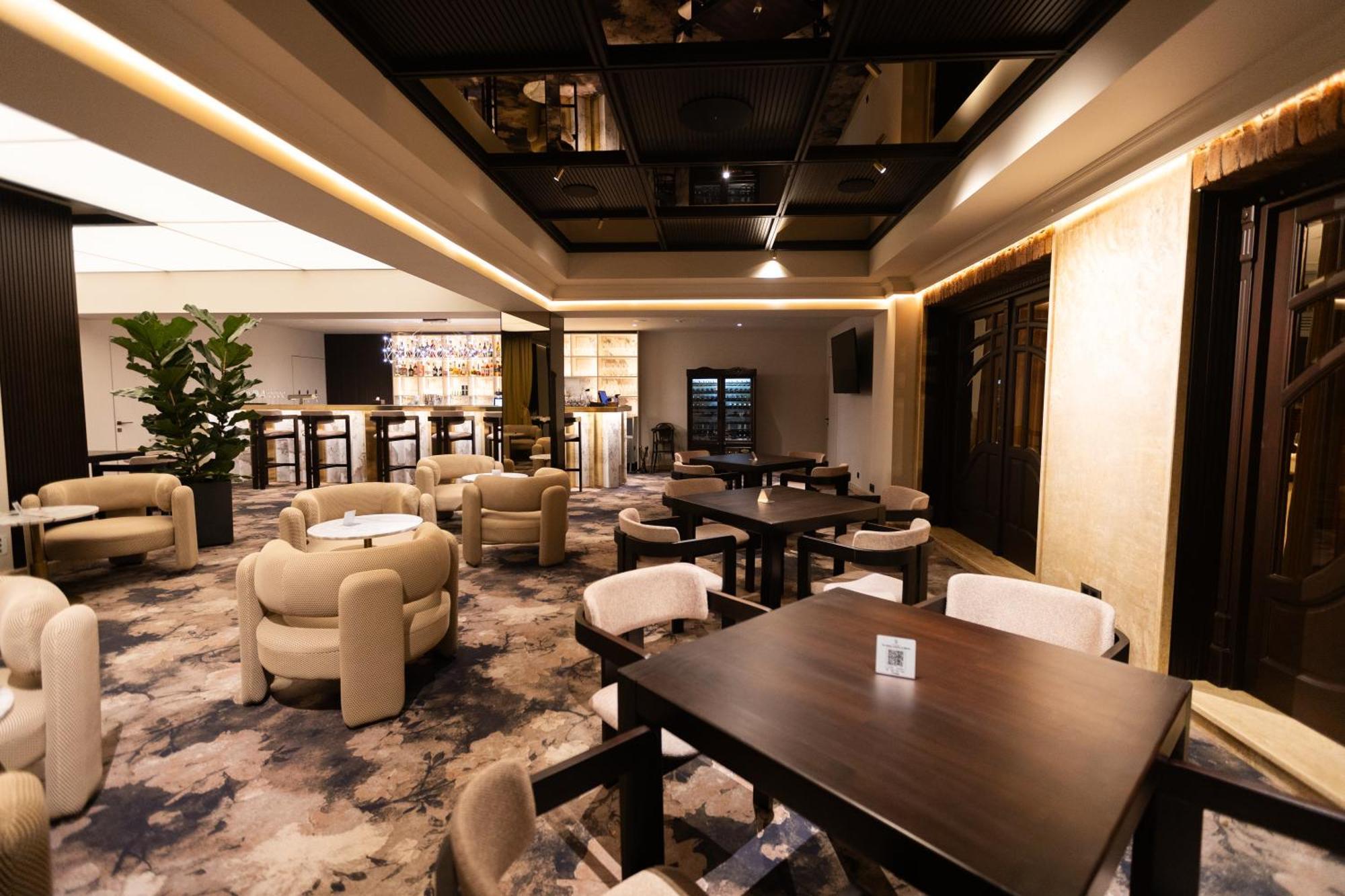 אוזהורוד Old Continent Hotel מראה חיצוני תמונה