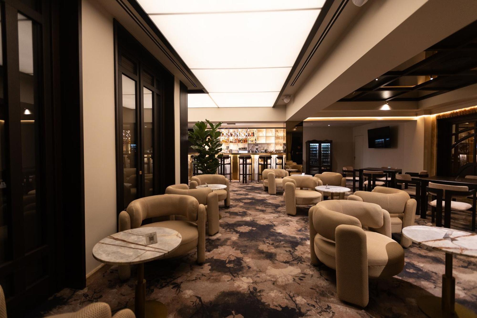 אוזהורוד Old Continent Hotel מראה חיצוני תמונה