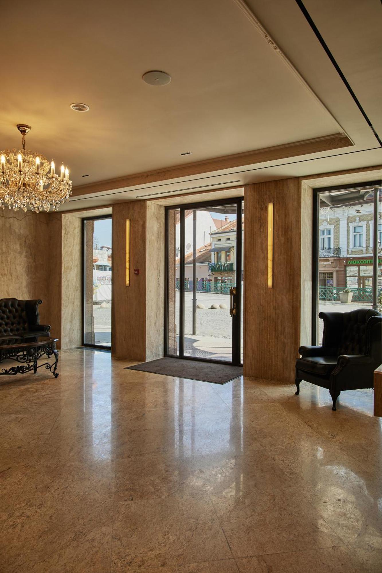 אוזהורוד Old Continent Hotel מראה חיצוני תמונה
